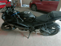 Black Yamaha YZF R15 V2