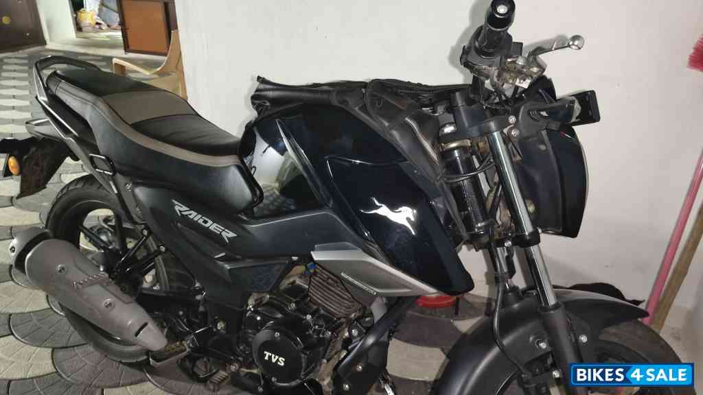 TVS Raider Single Seat