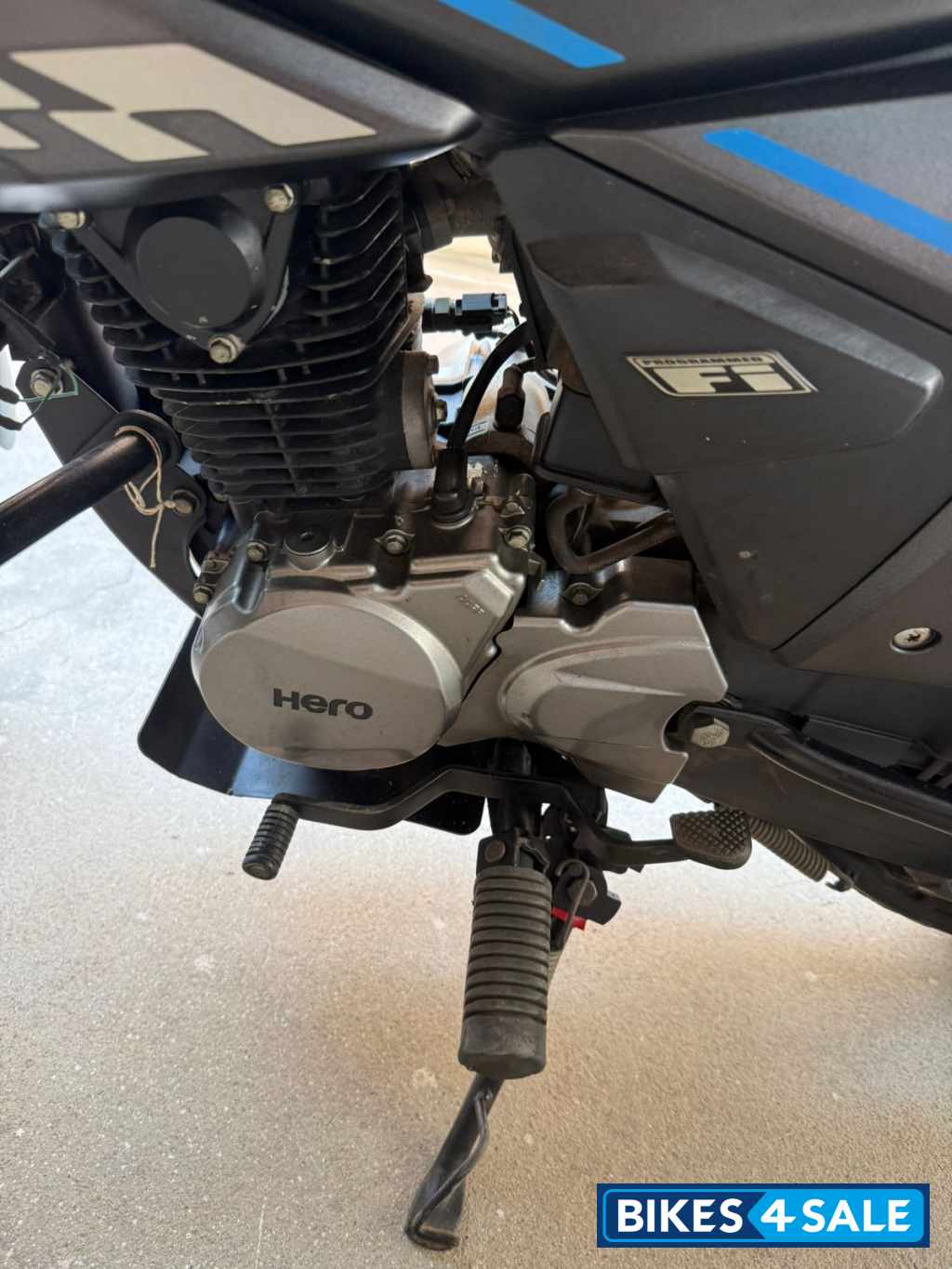 Grey Blue Stripe Hero Glamour Xtec