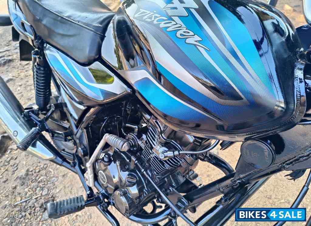 Bajaj Discover 100 DTS-Si Bajaj Discover 100 DTS-Si