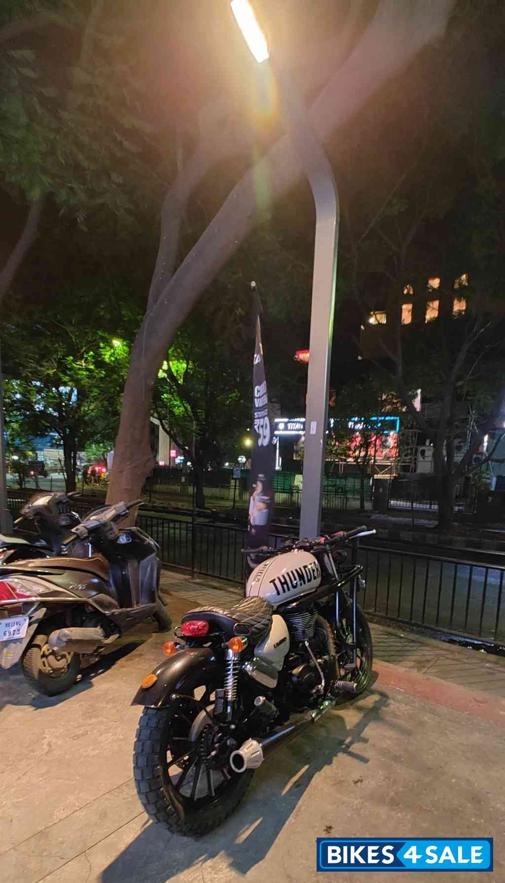 Royal Enfield Thunderbird 350