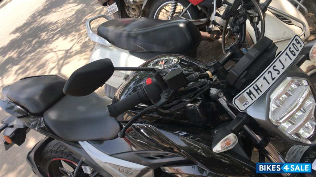 Black Suzuki Gixxer ABS