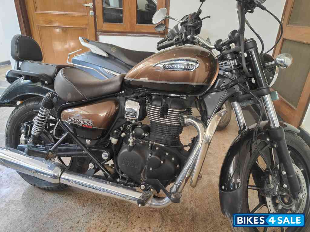 Royal Enfield Meteor 350 Supernova