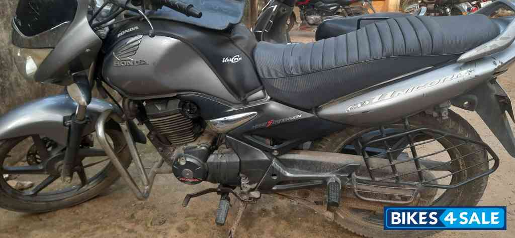 Silver Honda CB Unicorn