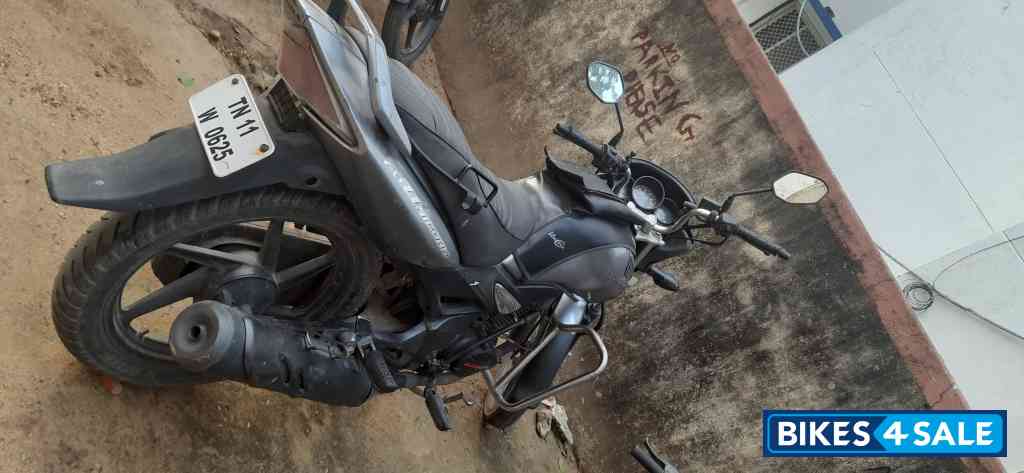 Silver Honda CB Unicorn