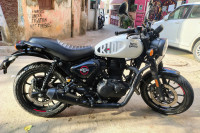 Royal Enfield Hunter 350 Metro