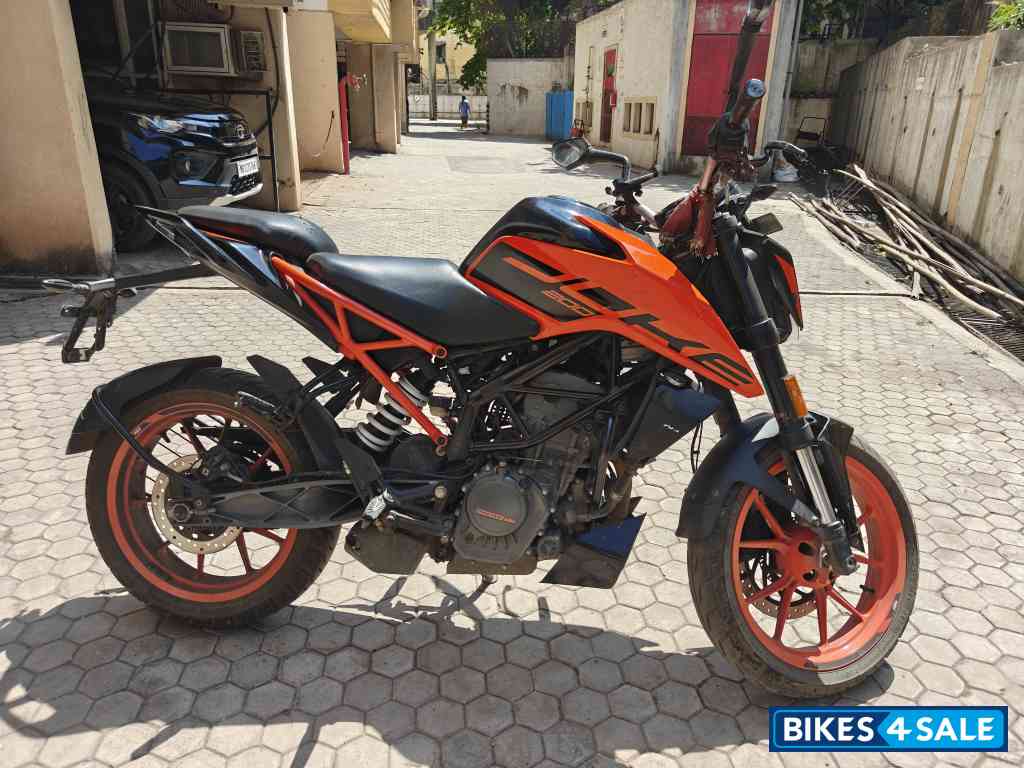 KTM Duke 200