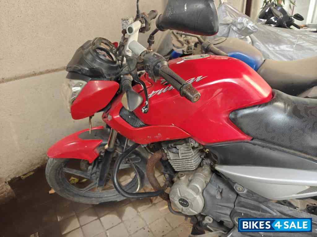 Red Bajaj Pulsar 125