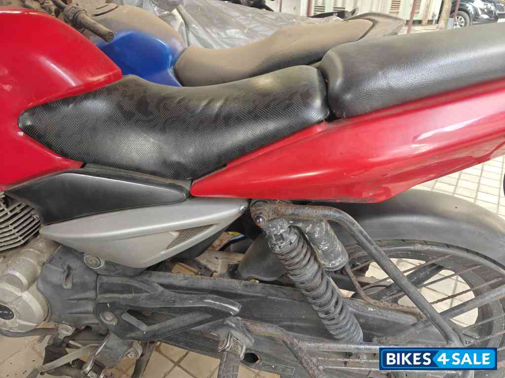 Red Bajaj Pulsar 125