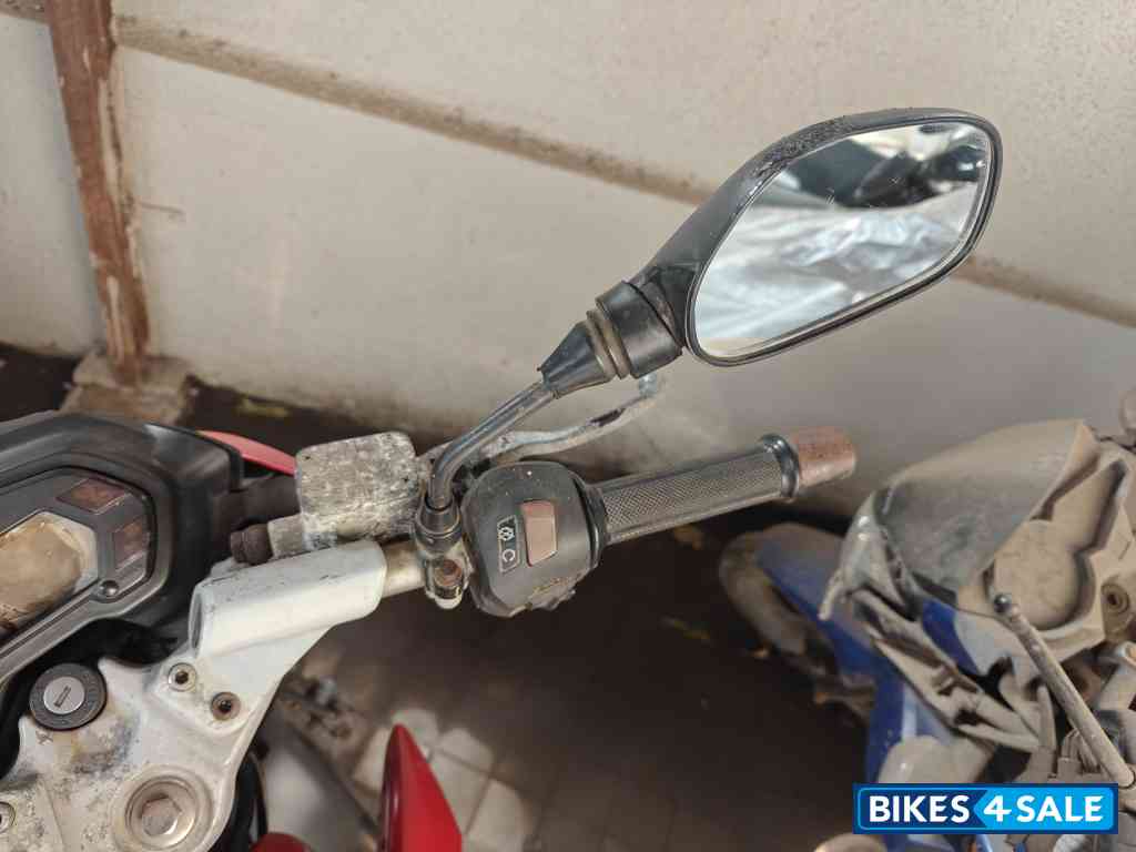 Red Bajaj Pulsar 125