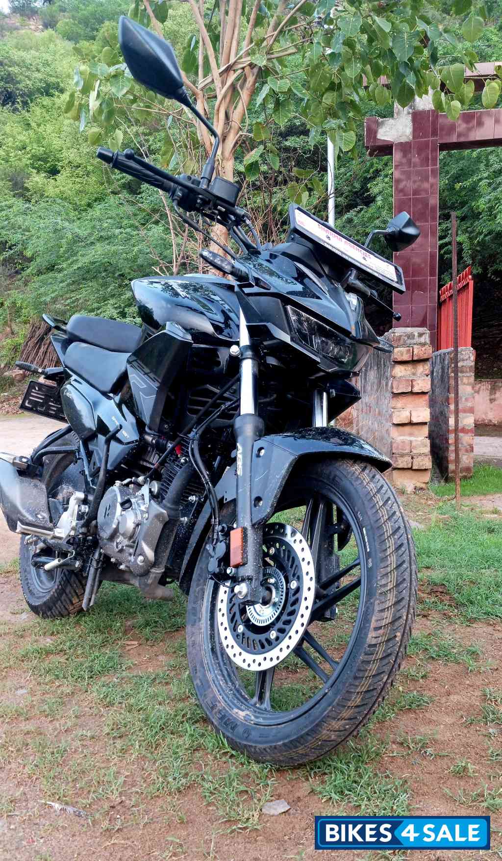 Black Hero Xtreme 125R Dual Channel ABS