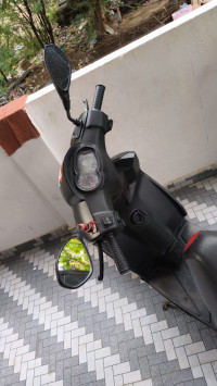 Black & Red Aprilia SR 160