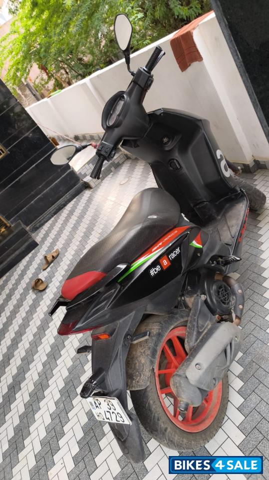 Black & Red Aprilia SR 160