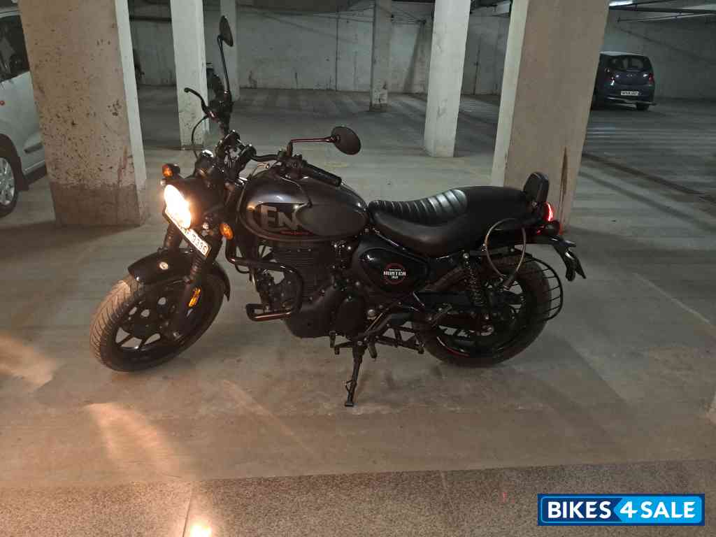 Dapper Grey Royal Enfield Hunter 350 Metro