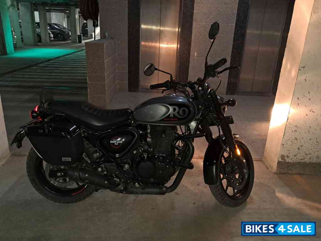 Dapper Grey Royal Enfield Hunter 350 Metro