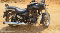 Black Royal Enfield Thunderbird 500