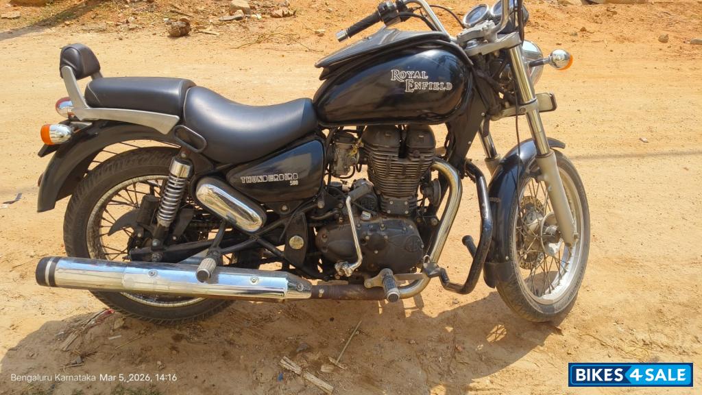 Black Royal Enfield Thunderbird 500