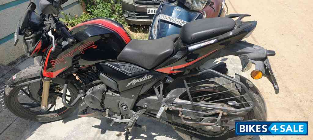 TVS Apache RTR 200 Fi 4V Race Edition 2.0