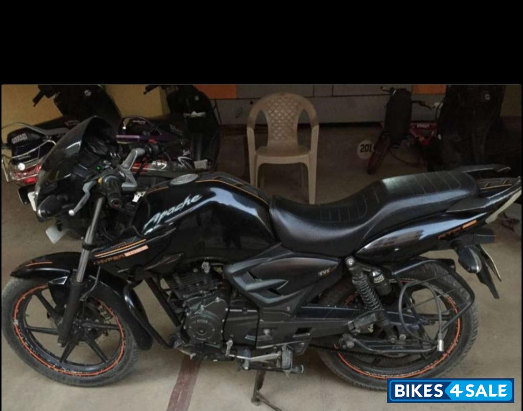 Black TVS Apache RTR 160