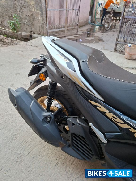 Silver Yamaha Aerox 155 Version S