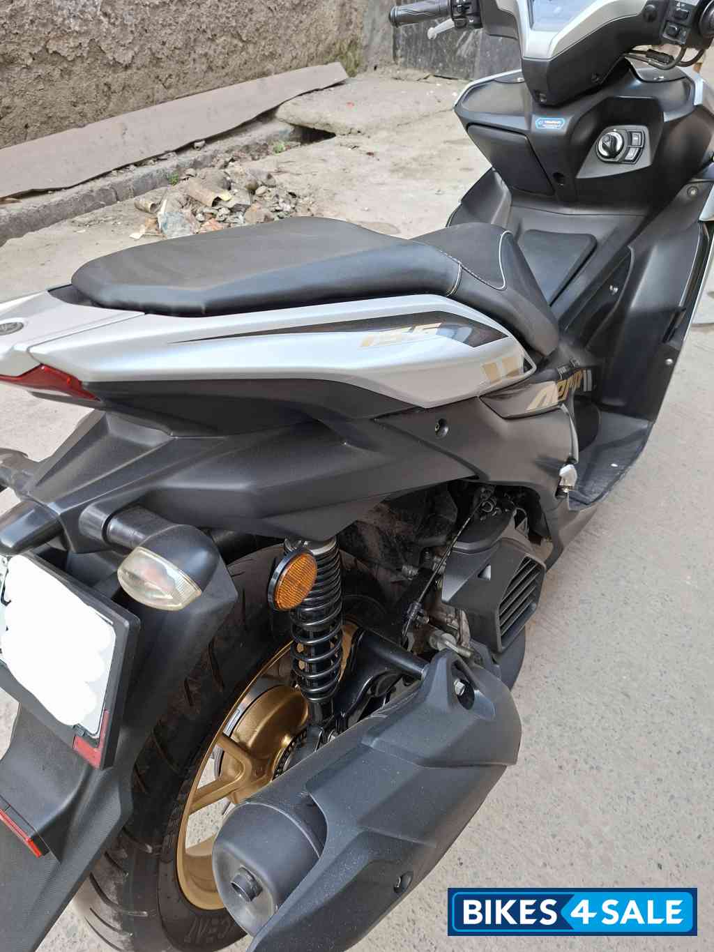 Silver Yamaha Aerox 155 Version S