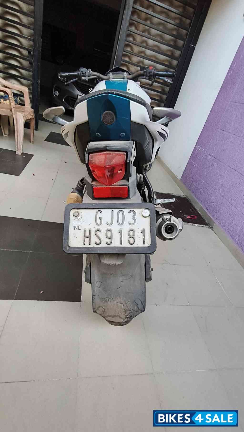 Shark White Yamaha FZ-S