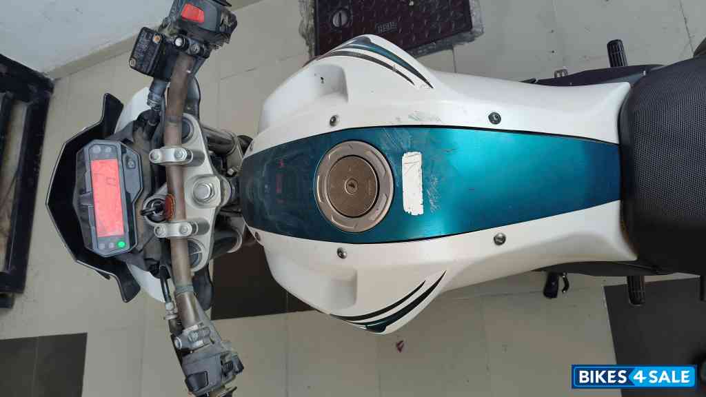 Shark White Yamaha FZ-S