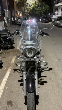 Black Bajaj Avenger Cruise 220 BS6