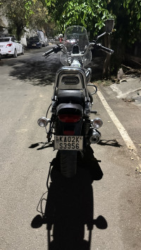 Black Bajaj Avenger Cruise 220 BS6