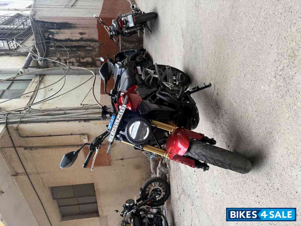 Red Honda 2022 CB300R