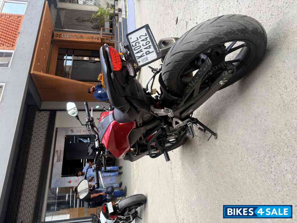 Red Honda 2022 CB300R