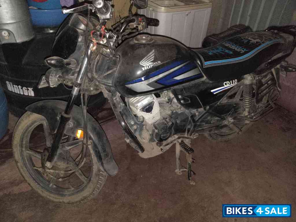 Black Honda CD 110 Dream