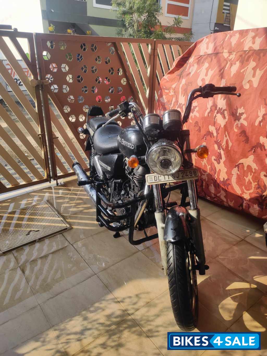 Black,silver Royal Enfield Thunderbird 350