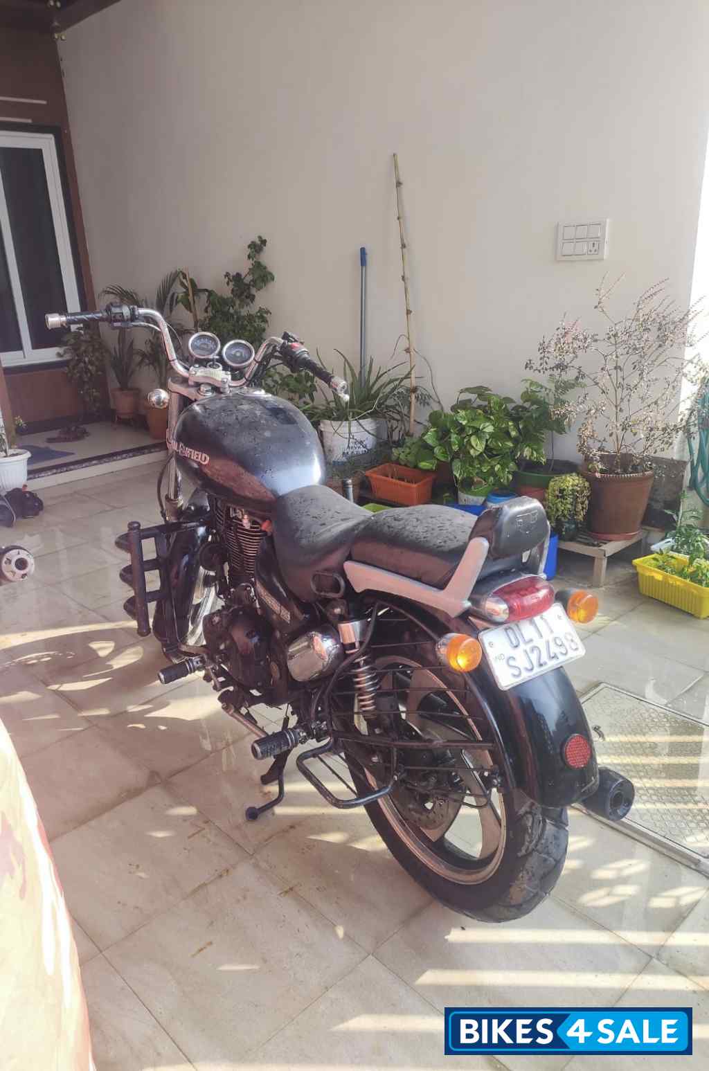 Black,silver Royal Enfield Thunderbird 350 Black,silver Royal Enfield Thunderbird 350