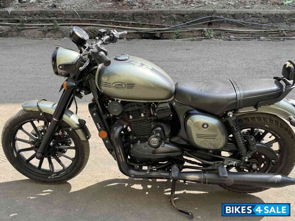 Jawa 42 Dual Channel ABS Cosmic Carbon