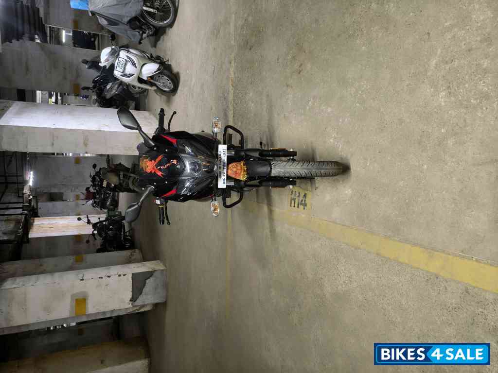 Bajaj Pulsar 220F