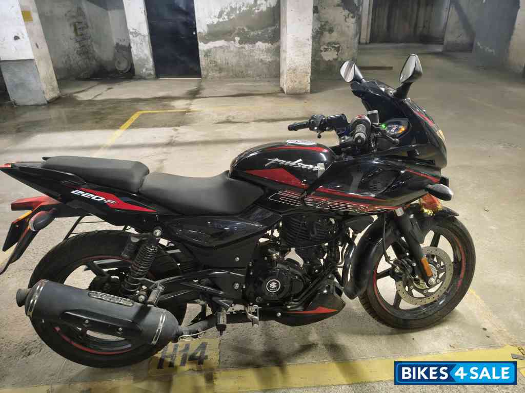 Bajaj Pulsar 220F Bajaj Pulsar 220F