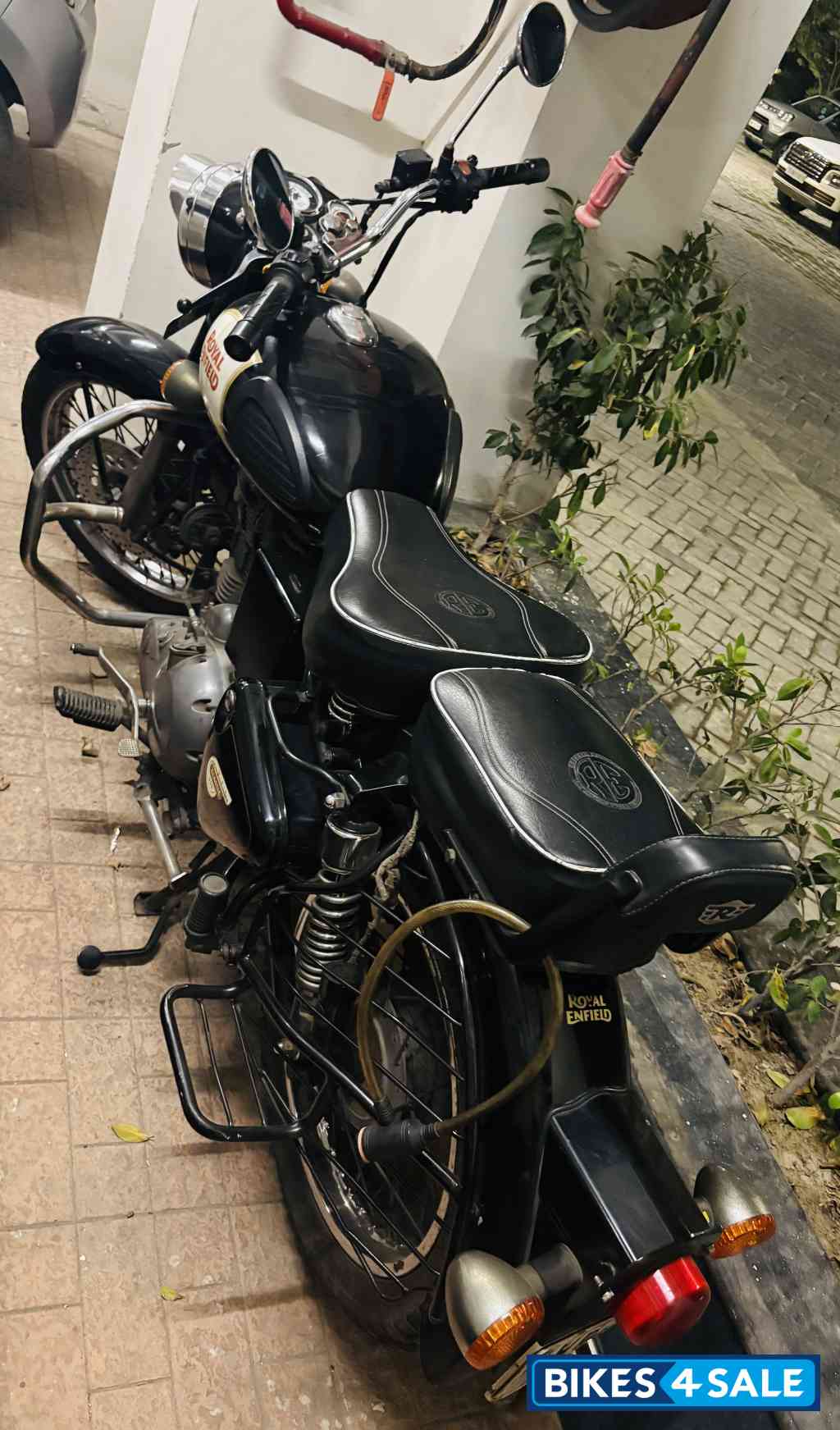 Black Royal Enfield Classic 350