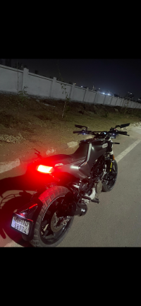 Husqvarna Svartpilen 250