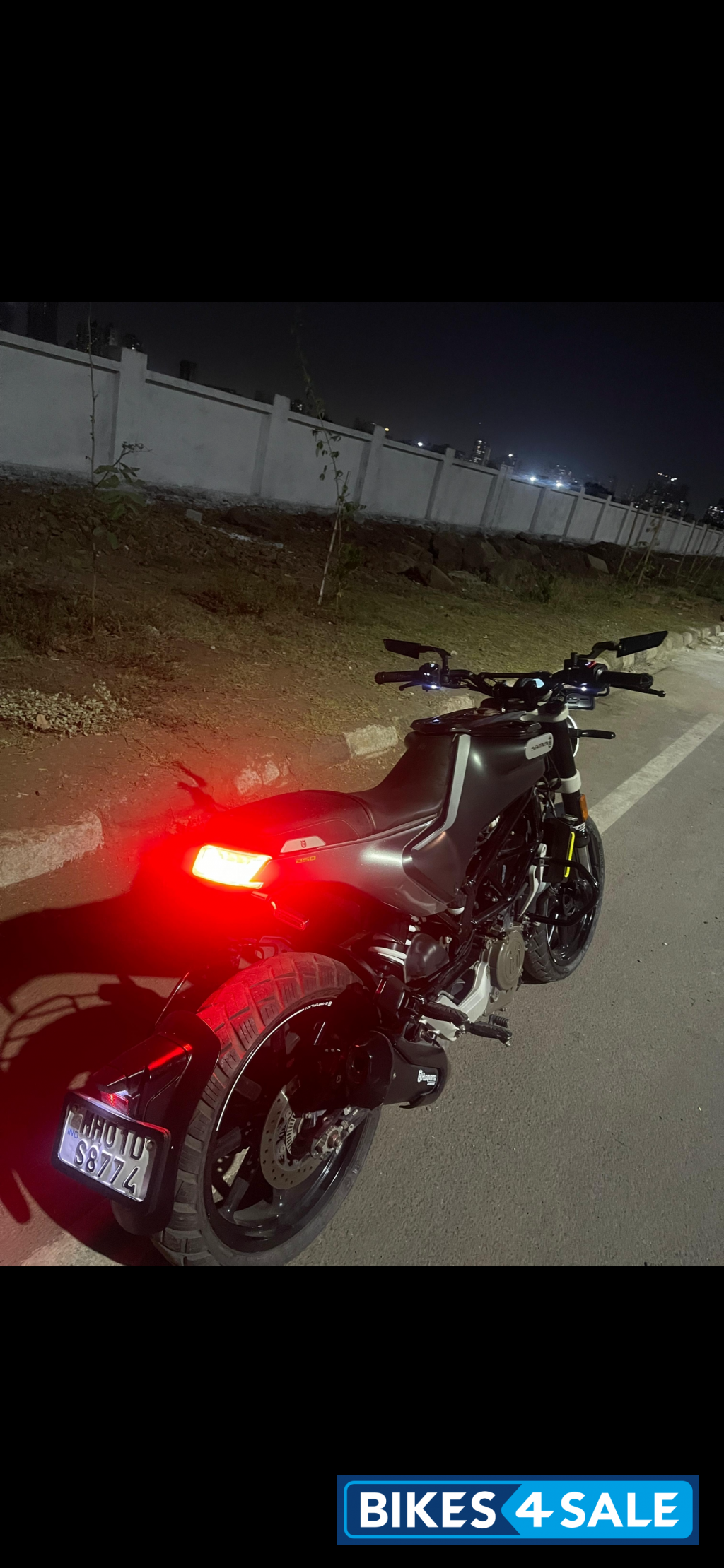 Husqvarna Svartpilen 250