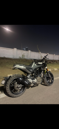 Husqvarna Svartpilen 250