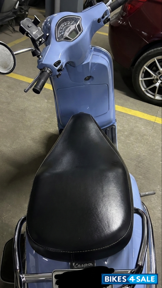 Blue Vespa VXL 125