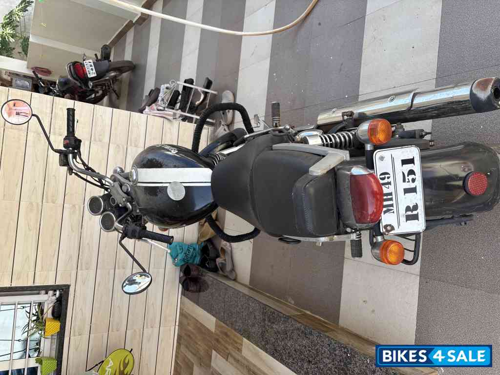 Black Royal Enfield Thunderbird TwinSpark 350