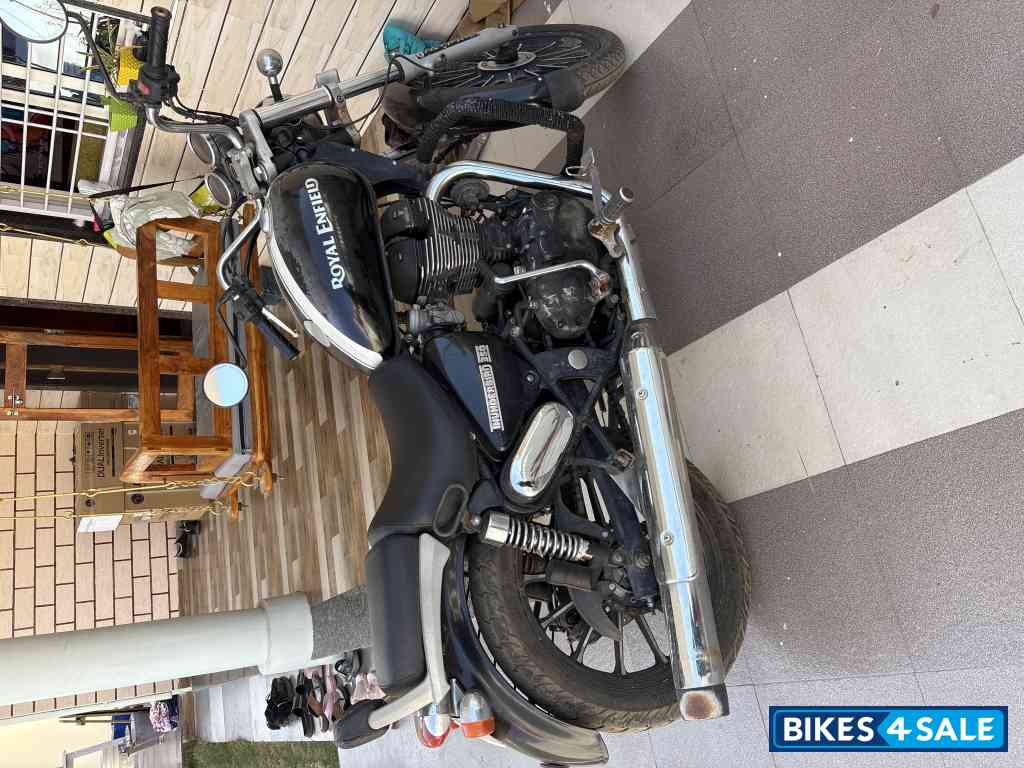 Black Royal Enfield Thunderbird TwinSpark 350