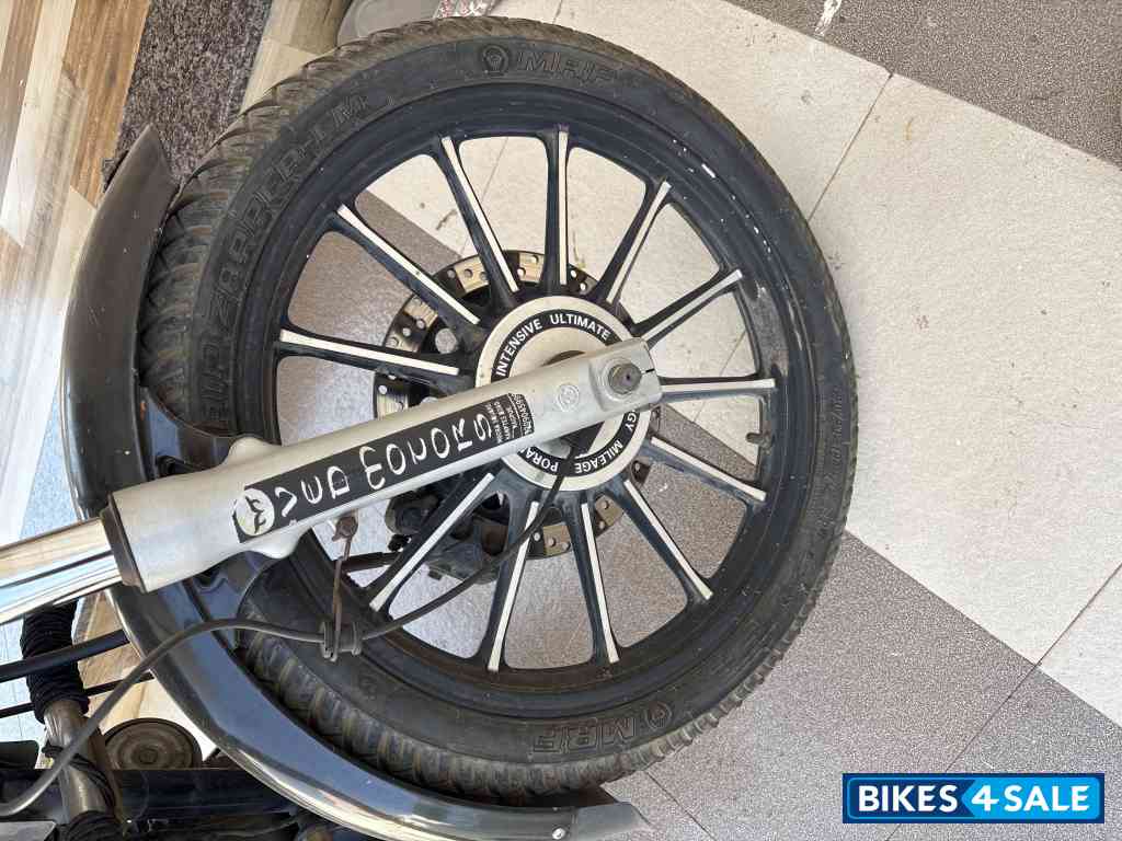 Black Royal Enfield Thunderbird TwinSpark 350