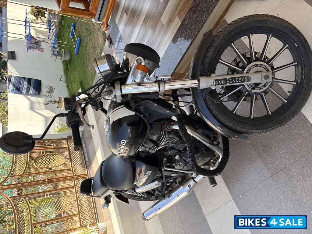 Black Royal Enfield Thunderbird TwinSpark 350