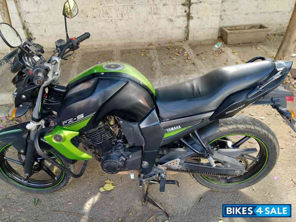 Black And Green Yamaha FZ-S