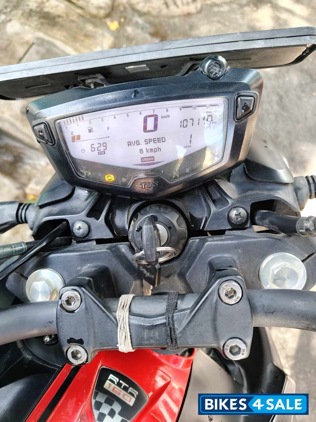 Black TVS Apache RTR 160 4V Special Edition