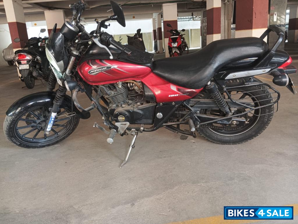 Bajaj Avenger Street 180