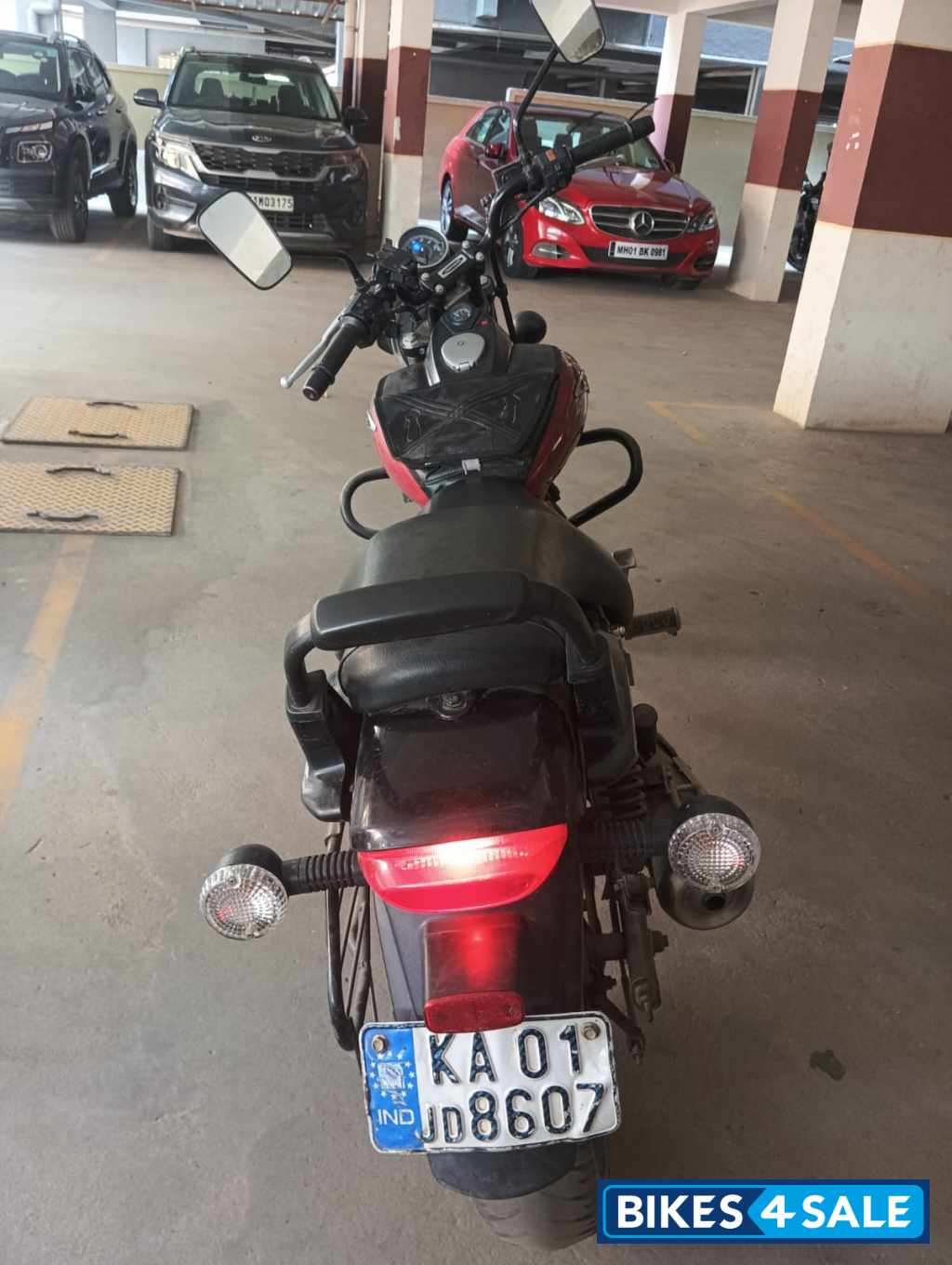 Bajaj Avenger Street 180